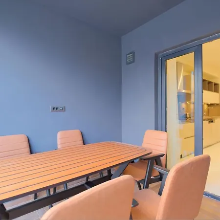 Avangart By Newinn Apartment